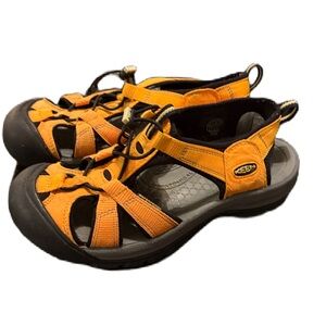 KEEN waterproof sandals, women’s size 9 Orange used condition